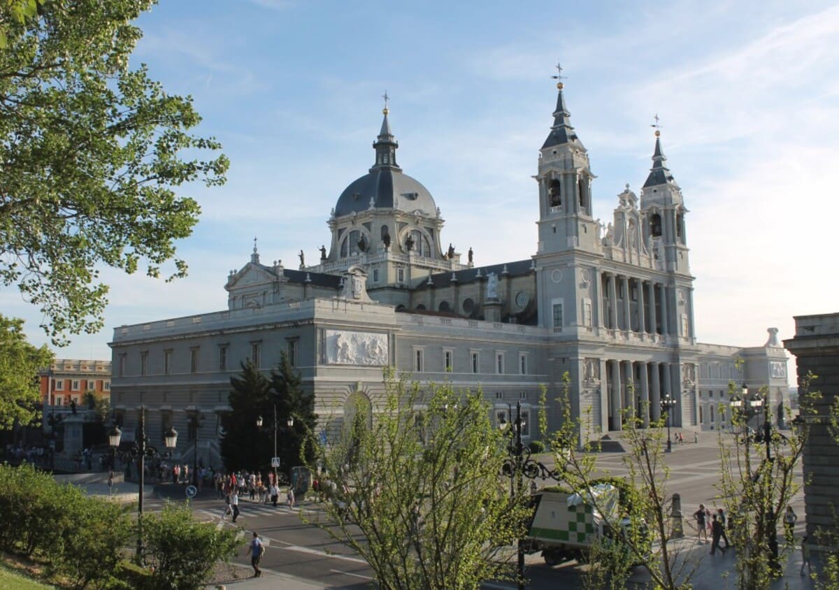 otto-bayt-real-estate-en-nueva-espana-madrid-mercado-real-estate